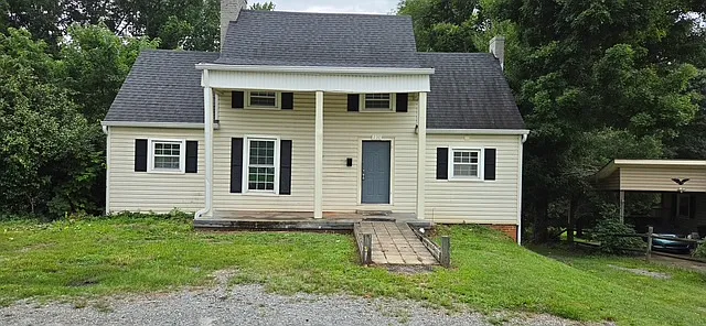 236 Charlotte Rd — Photo 1