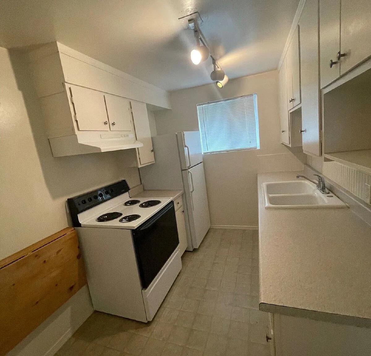 1 bed, 1.0 bath, 600 sqft, $1,095 — Photo 2
