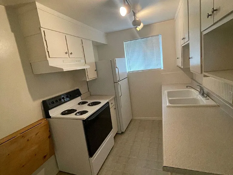 1911 Kincaid St #4 — Photo 2