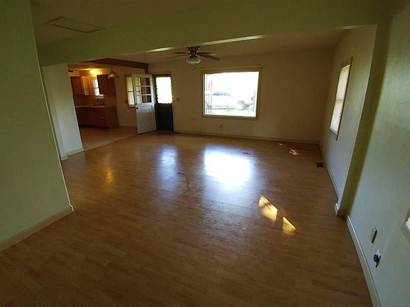 4th image of 704 S Taylor St