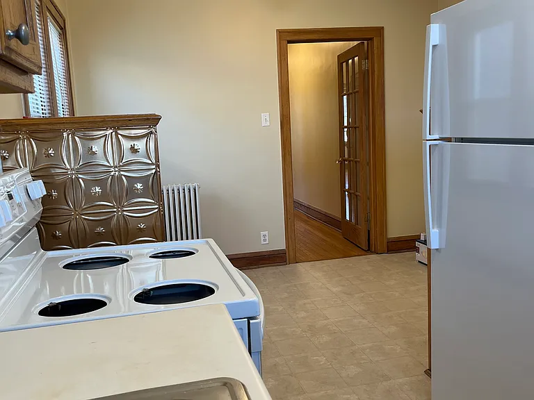 5202 W Henderson St — Photo 2