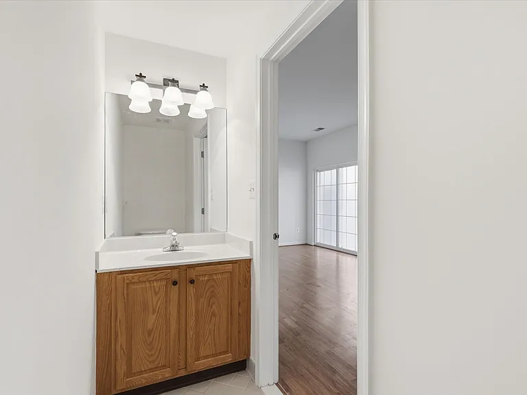 25828 Kirkwood Sq — Photo 26