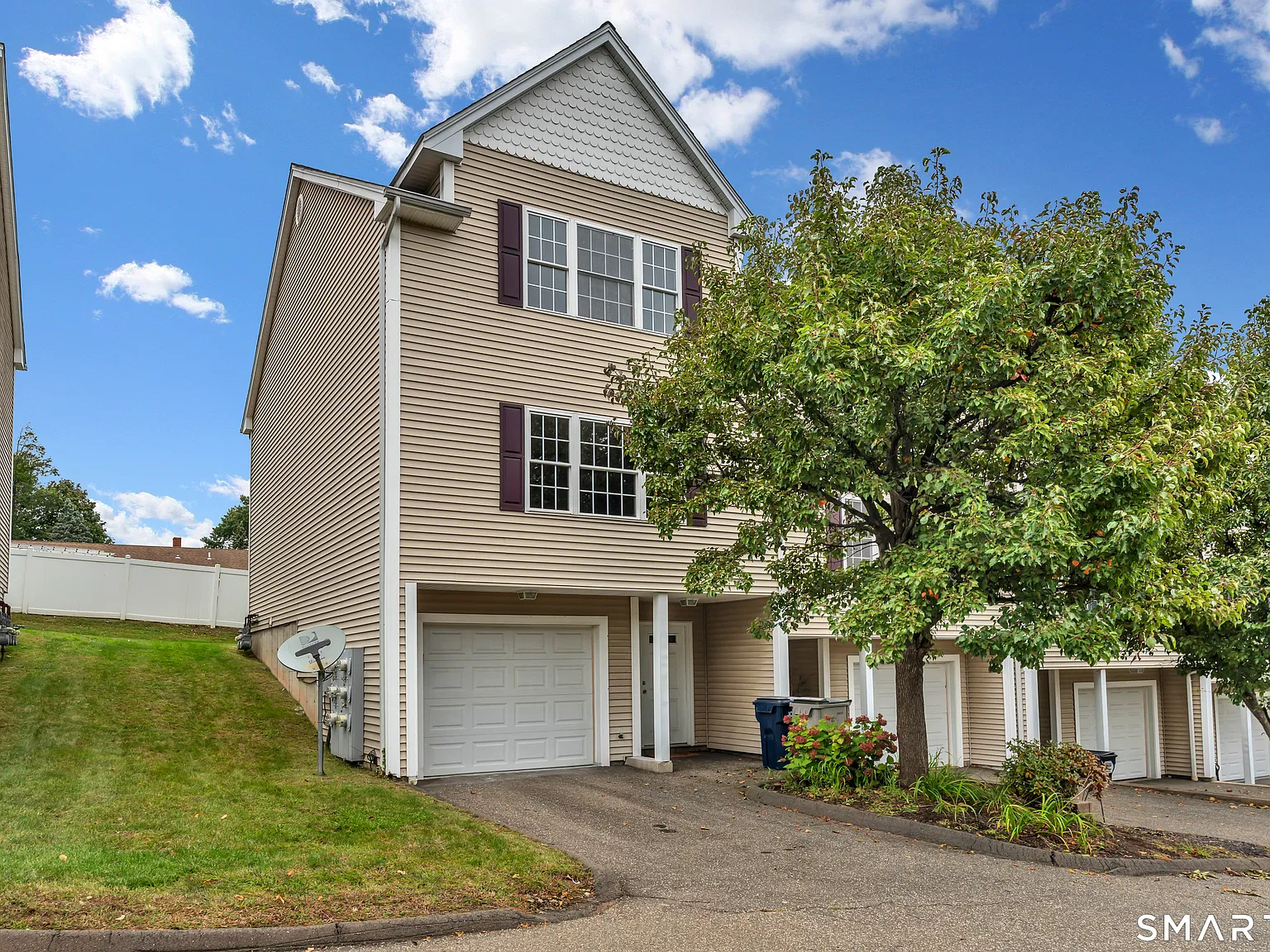 2 bed, 1.5 bath, 1257 sqft, $3,000 — Photo 2