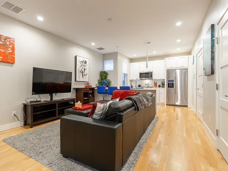 1262 N Yates St #4 — Photo 2
