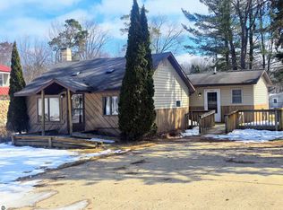 327 S Gladwin St, Lake City, MI 49651