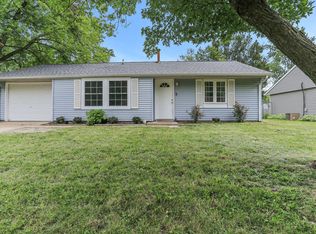 610 Goldenview Dr, Champaign, IL 61821