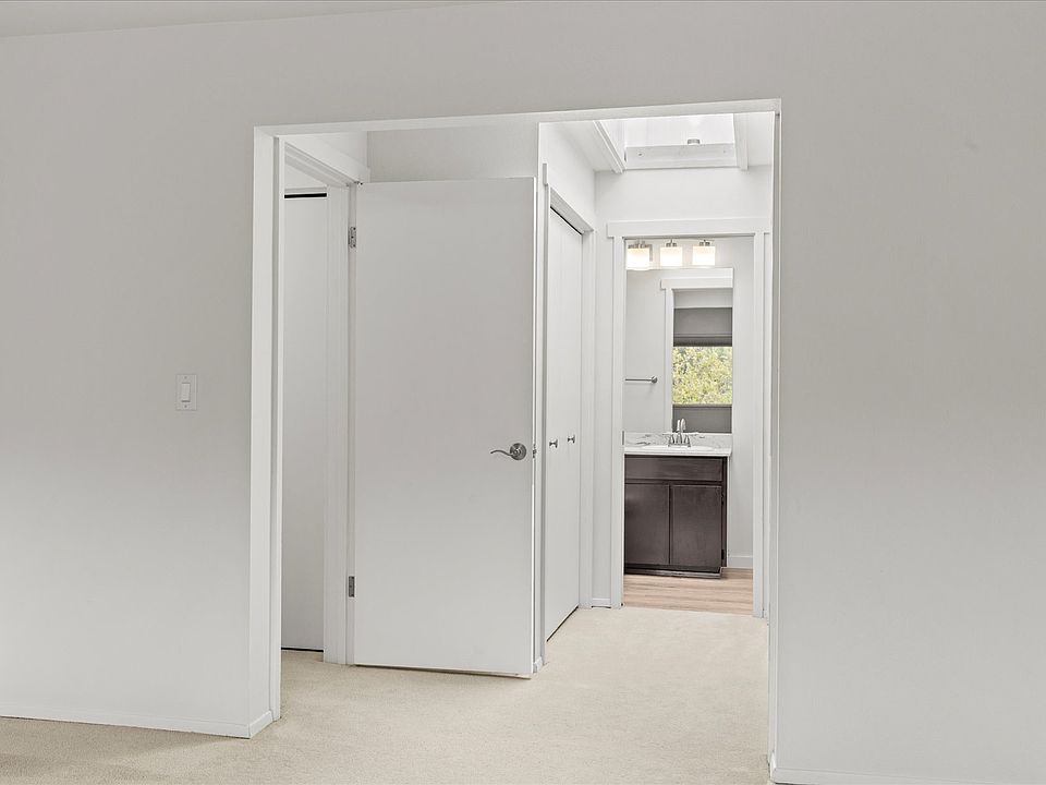 Master bedroom to ensuite bathroom