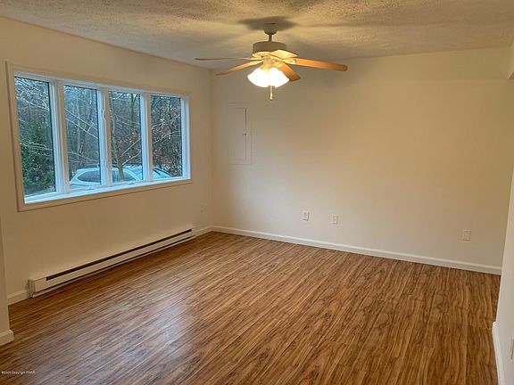 4th image of 56 Chippewa Trl