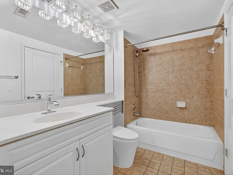 555 Massachusetts Ave NW #1019 — Photo 15