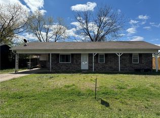 5 E Columbus St, Lavaca, AR 72941