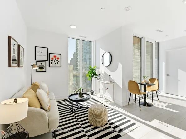 36 Olive Ave #513, Toronto, ON M2N 7E6