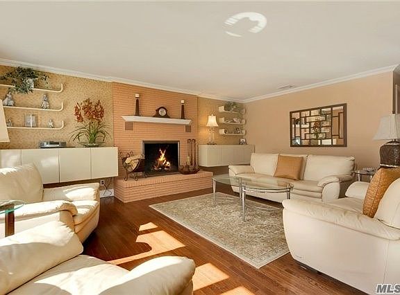 2nd image of 232 Willetts Ln