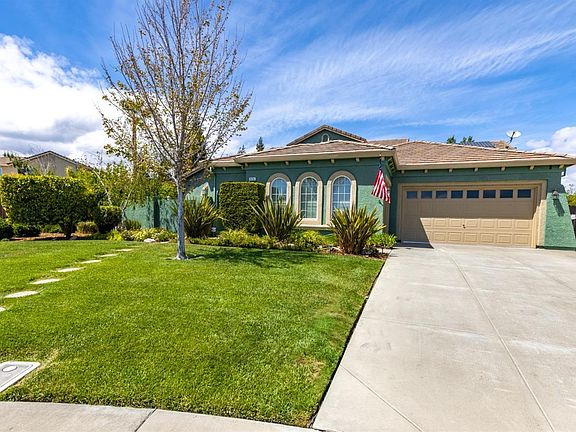 2nd image of 924 Shelter Cove Ct