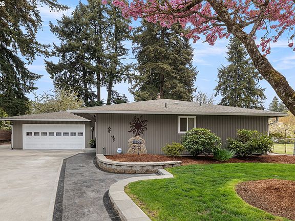 2nd image of 15822 SE Alpenglade Ct