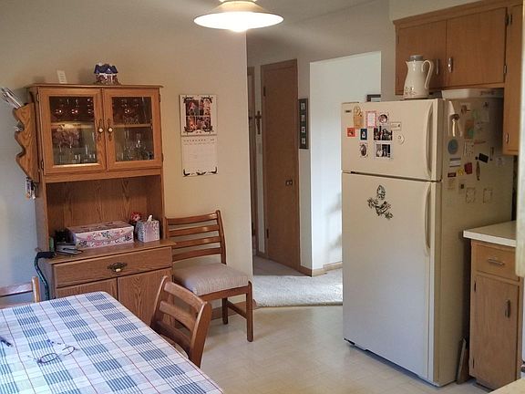 5th image of 106-114 Antoine Dr