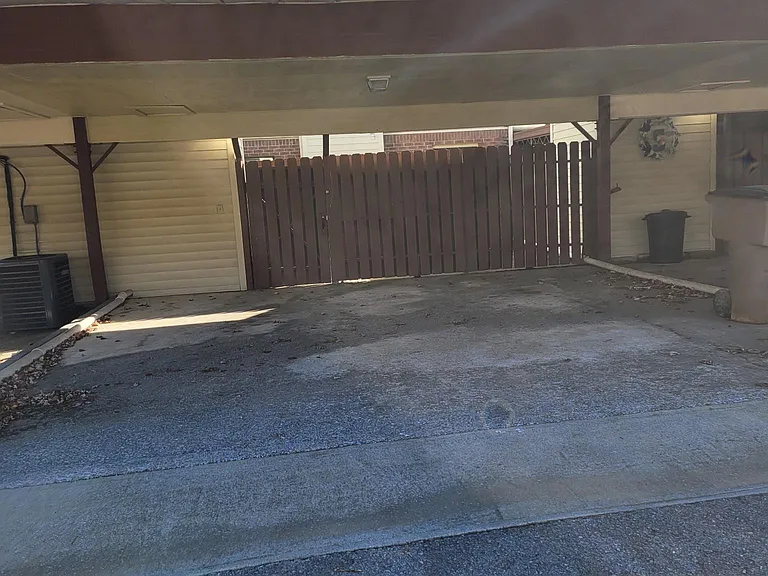 255 Mayflower Ln N — Photo 11