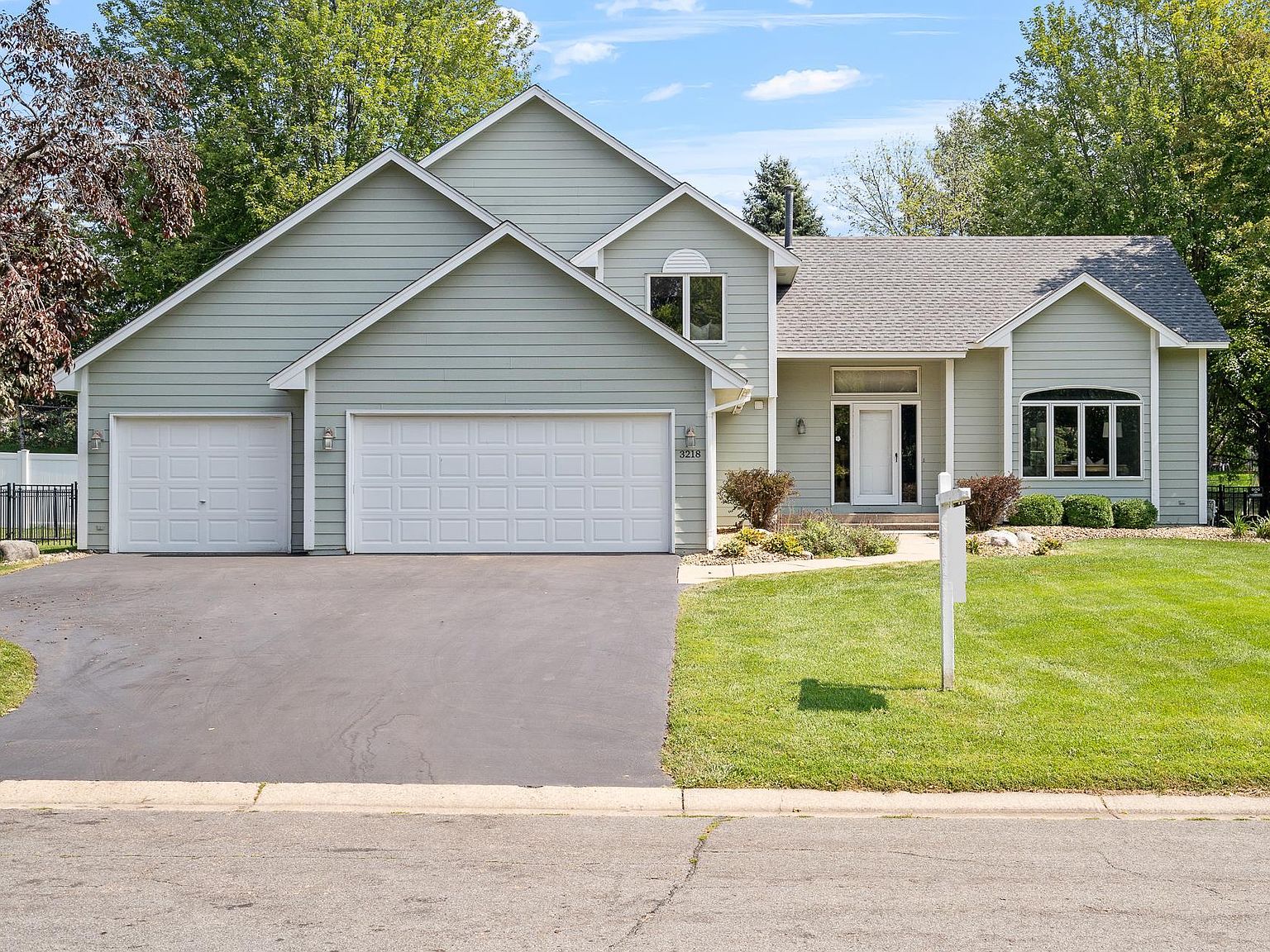 3218 Rolling Hills Dr, Eagan, MN 55121 Zillow