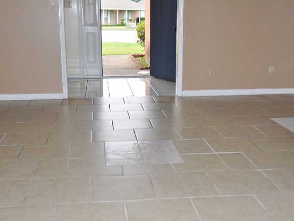3rd image of 421 Woodhaven Ct
