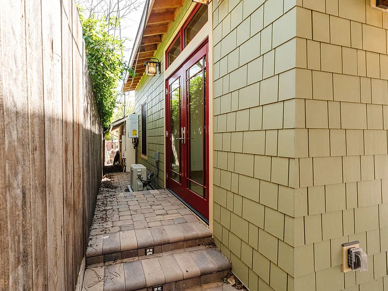1717 Loma Vista St — Photo 29