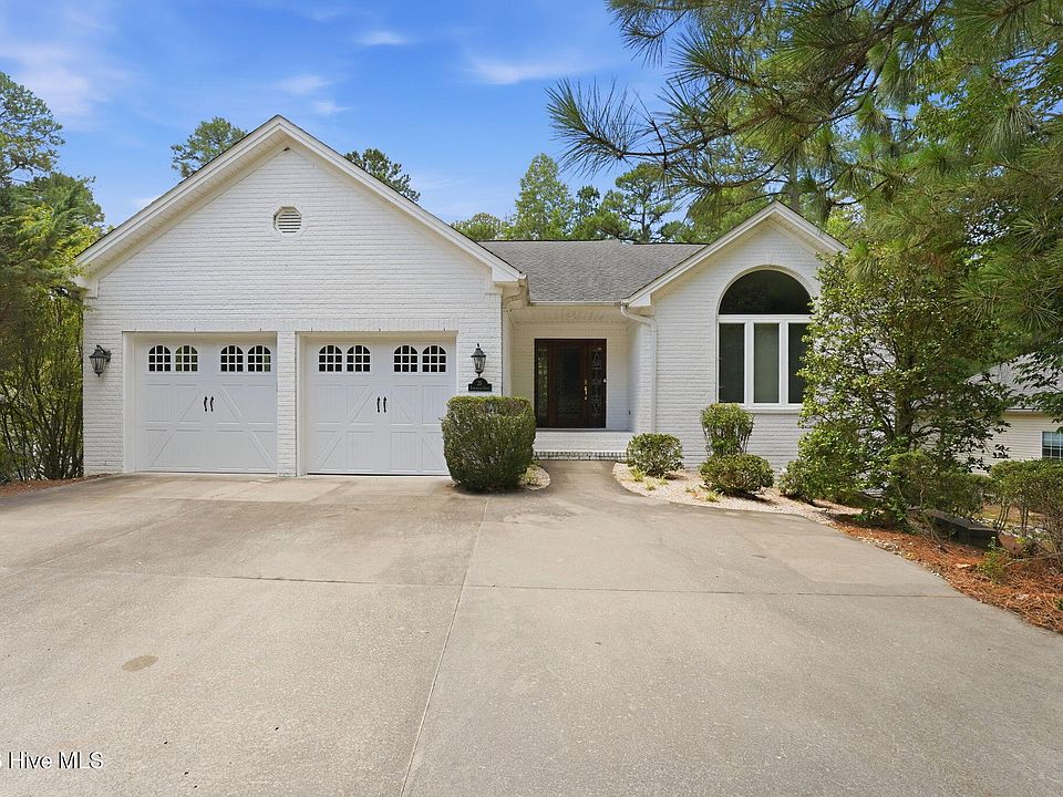 1st image of 25 Kingswood Cir
