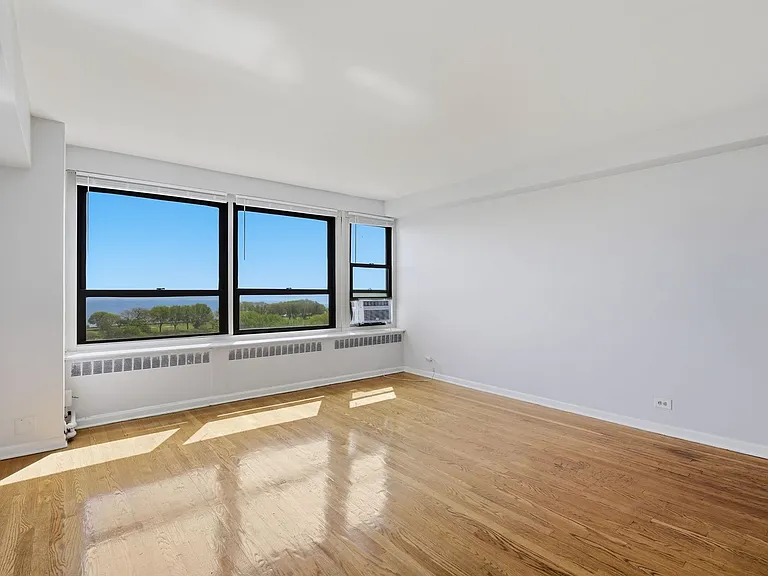 4180 Marine Terrace Apartments — Photo 60