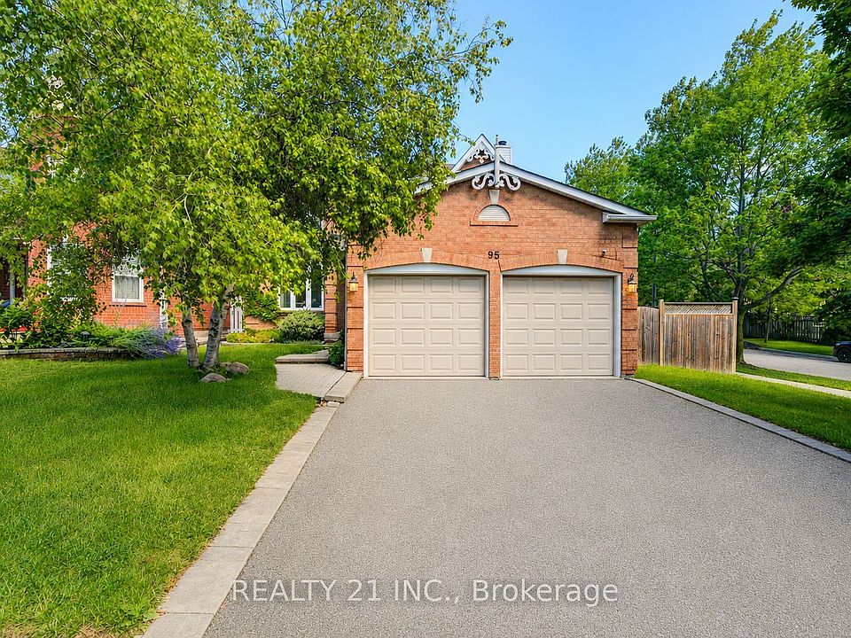 1st image of 95 Hearne Cres