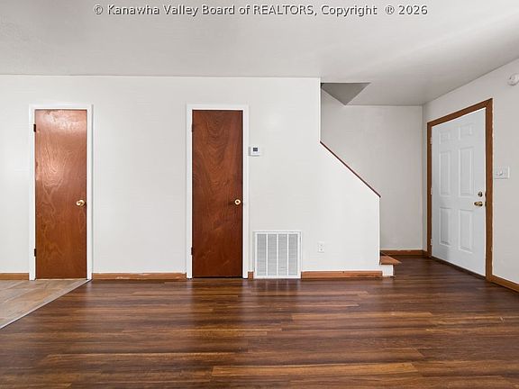 4th image of 523 James River Rd