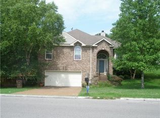 5009 Oakwood Forest Dr, Antioch, TN 37013