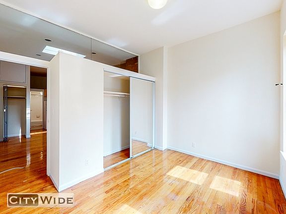 4th image of 320 E 93rd St #5F