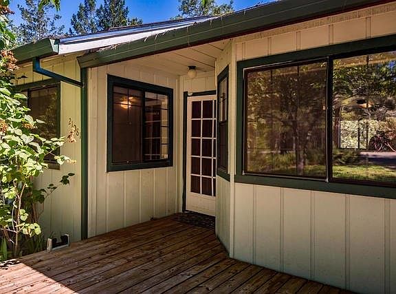 2nd image of 21081 Oakwood Ln