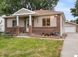 3929 Lewis Ave, Lincoln, NE 68521