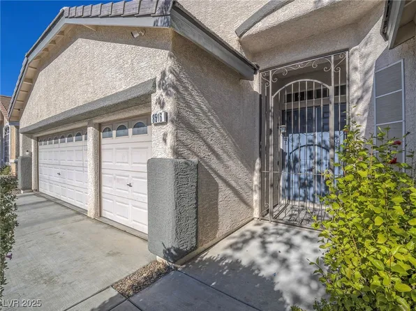 8516 Bandits Bluff Ave, Las Vegas, NV 89143