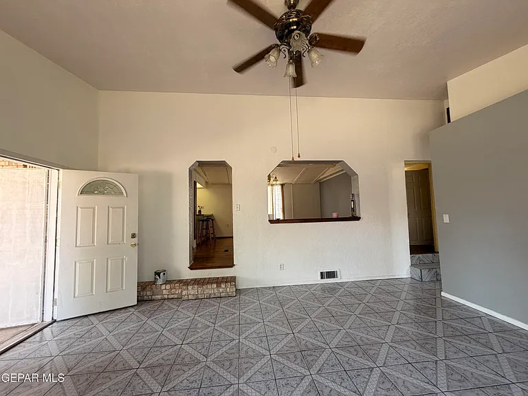 12760 Crisantemo Dr — Photo 6