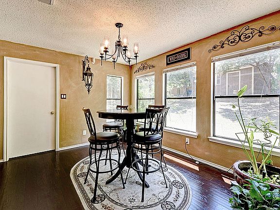 4th image of 8503 Cottage Park