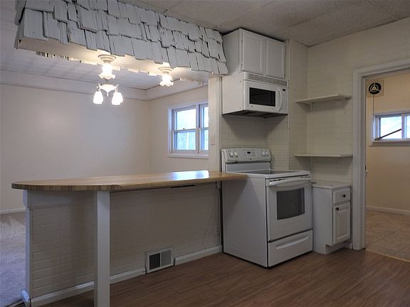 5th image of 113 W D St