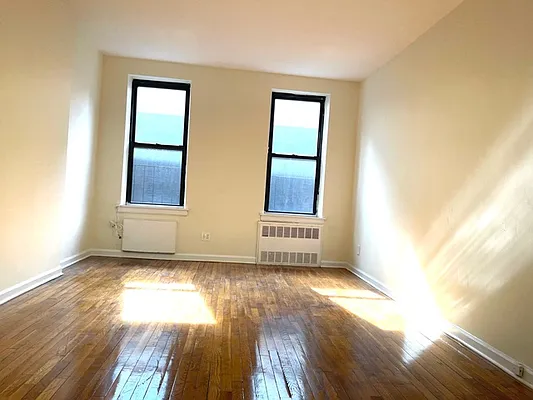 Rented by Oxford Property Group | media 12