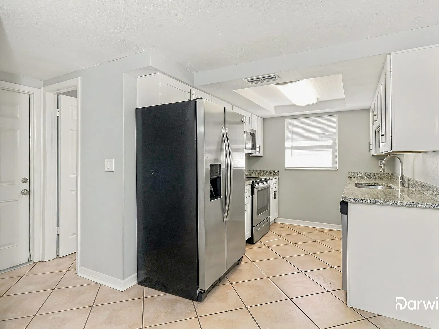 3 bed, 2.0 bath, 1310 sqft, $1,755 — Photo 4