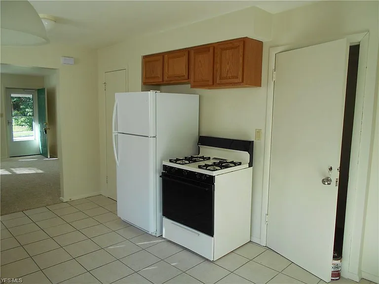 2505 3rd St — Photo 2