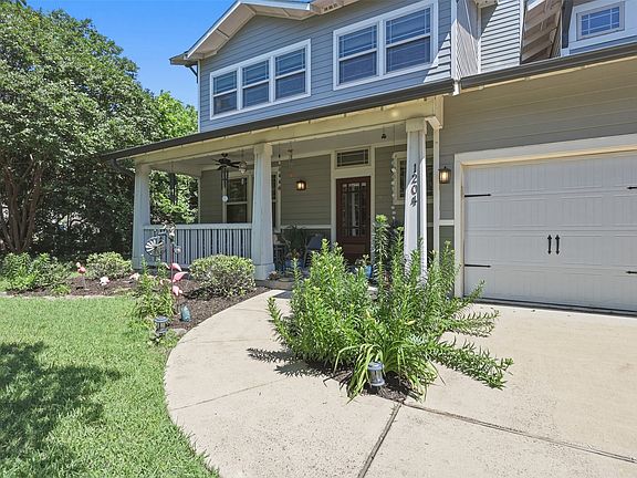 4th image of 1204 Quisenberry St