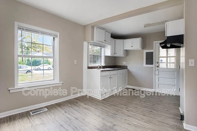 2 bed, 1.0 bath, 816 sqft, $1,100 — Photo 4