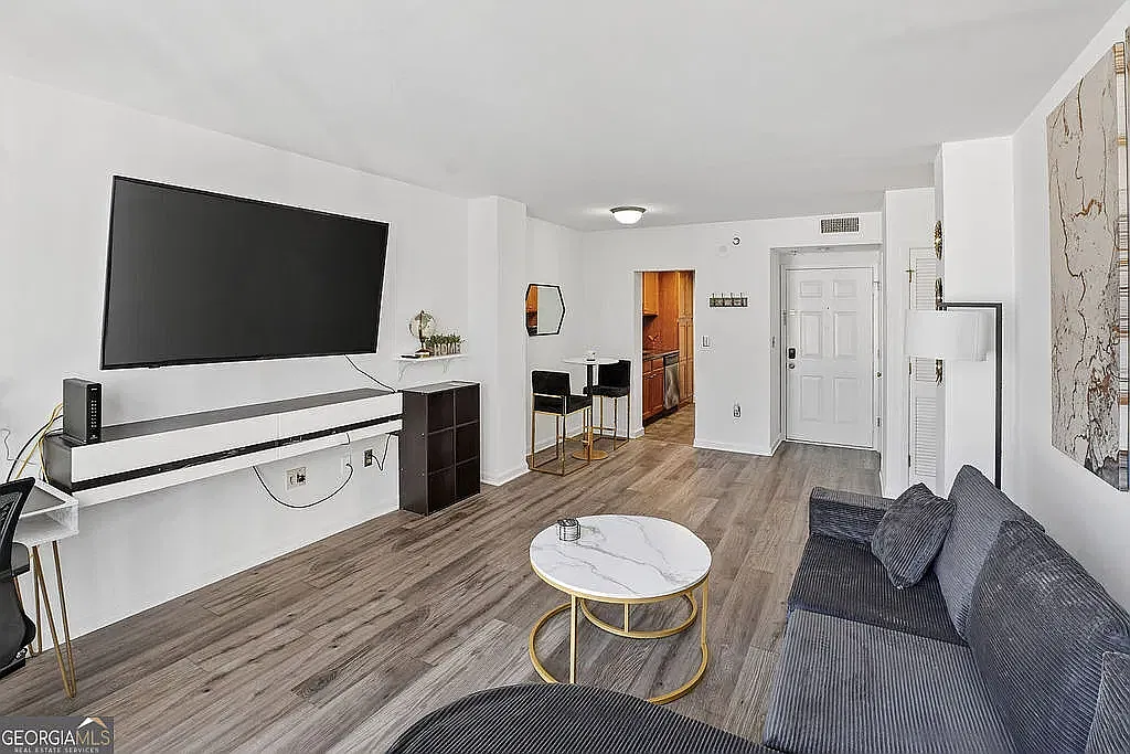1280 W Peachtree St NW — Photo 3