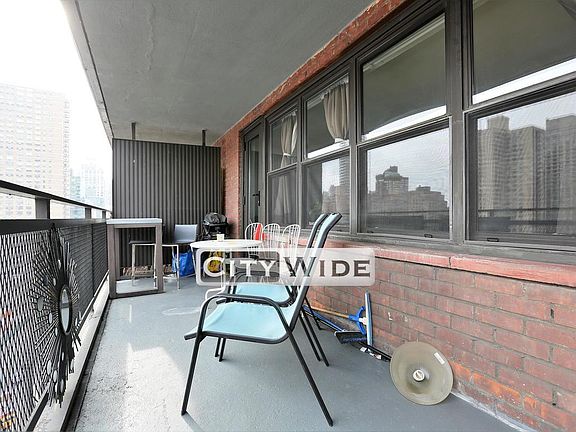 4th image of 240 E 82nd St APT 6D