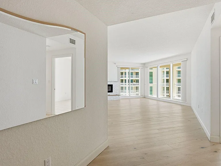 1170 Gulf Blvd #1105 — Photo 8