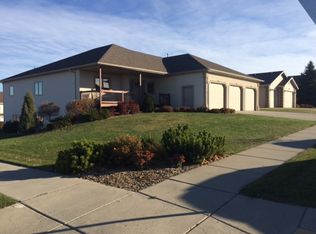 924 Mustang Dr, Bismarck, ND 58503