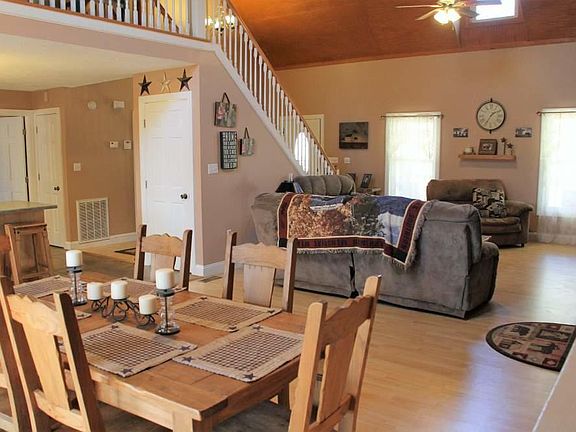 3rd image of 1087 Saunders Hill Ln