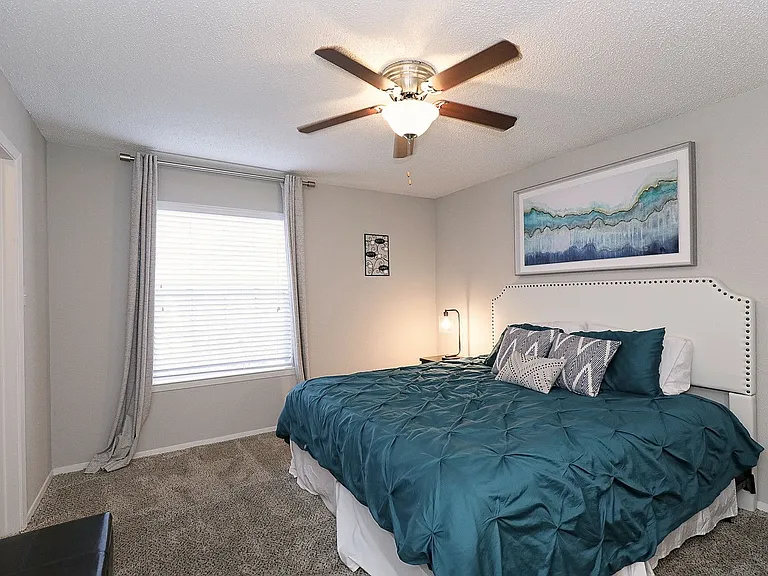 City Crest Apartments — Photo 98