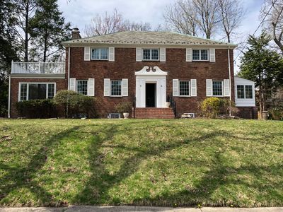 135 Fairview Ave, Great Neck, NY, 11023