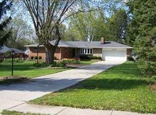 2705 Old Whipp Ct, Centerville, OH 45440