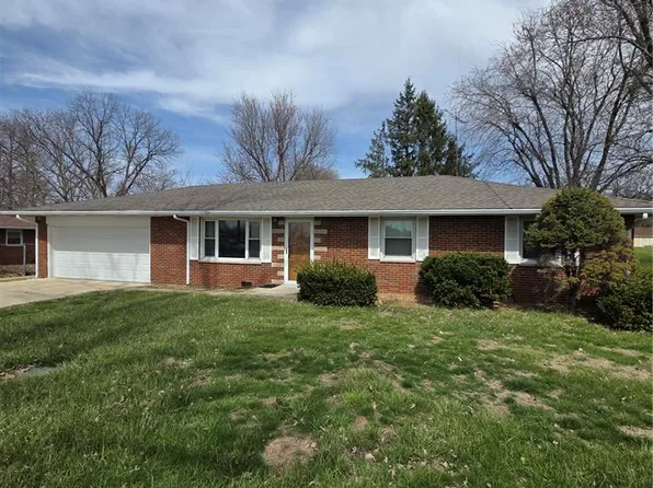 7132 W Main St, Maryville, IL 62062