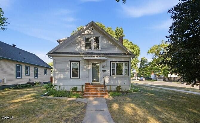 1st image of 403 14th St S